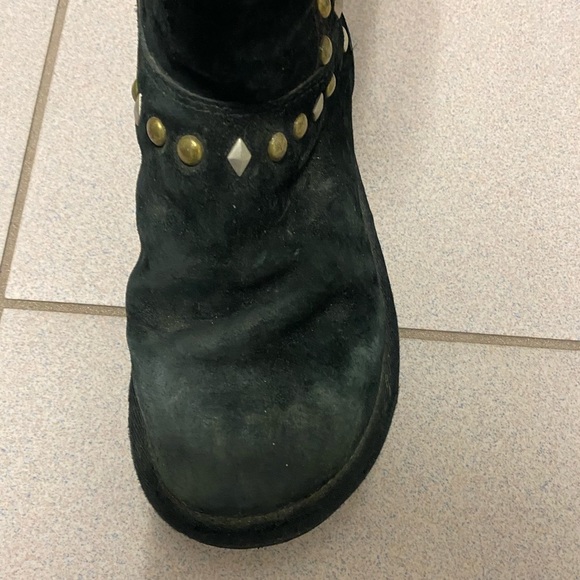 UGG Australia BOOTS Avondale Black Studded Leather, Sheepskin Lined Size 7 - Picture 8 of 16